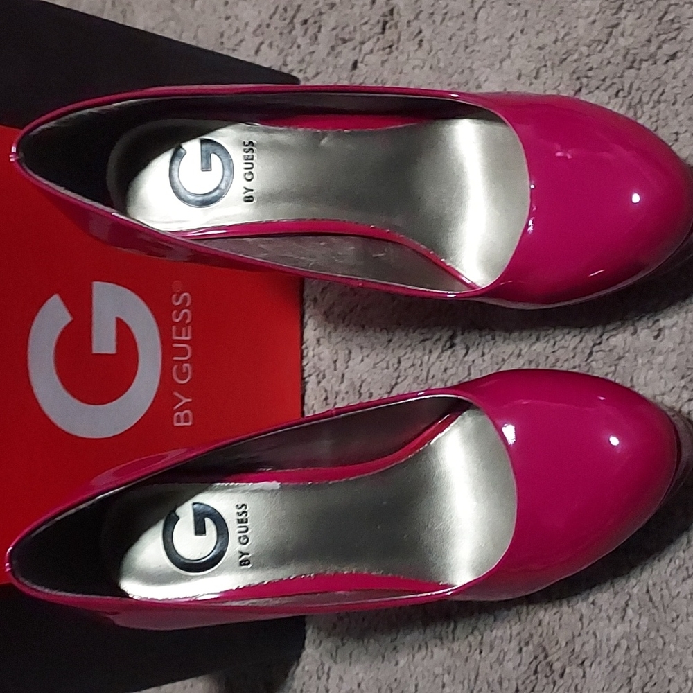 G BY GUESS Platform dark pink heels size 7.5